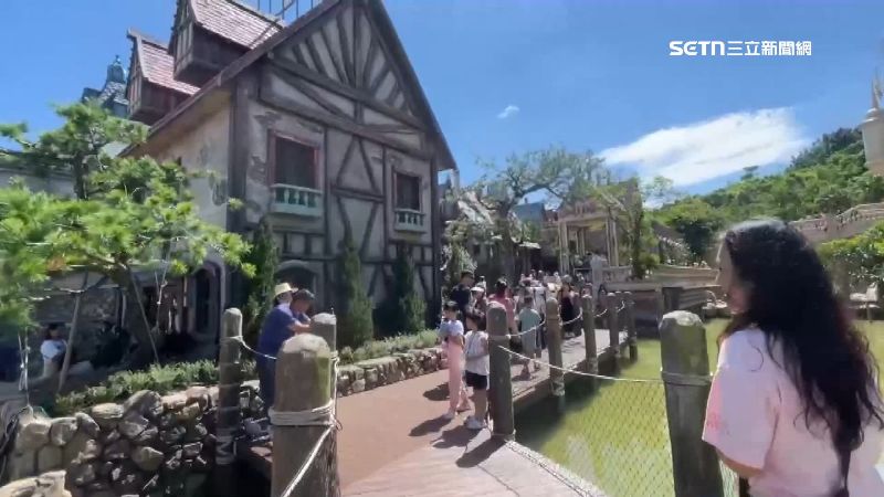浪漫城堡旁的商店街走歐洲小鎮風格