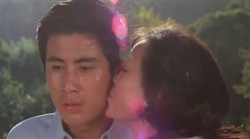 徐州漢代畫像石館的一塊漢墓畫像石，被學者歸為表示性愛的「秘戲圖」。（圖／翻攝自百度百科）