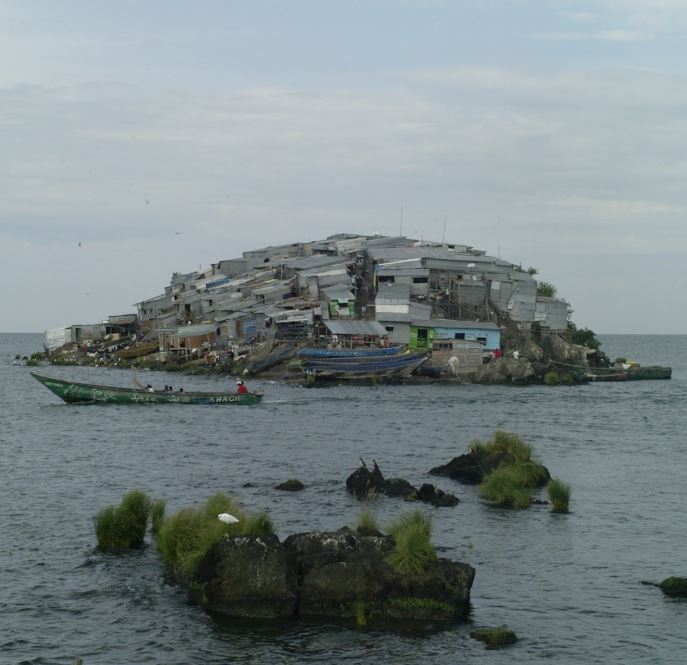 地球上人口密度最高的島嶼，非洲肯亞的米金戈島。（圖／翻攝IG@weltspiege）