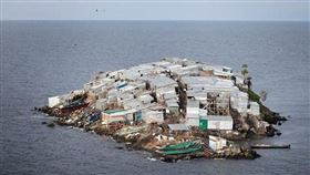 地球上人口密度最高的島嶼，非洲肯亞的米金戈島。（圖／翻攝IG）
