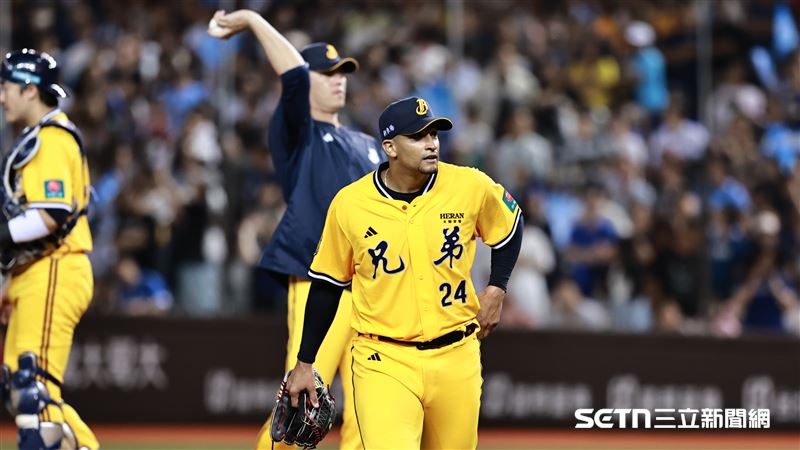 中職36年例行賽，中信兄弟先發投手柯威士2.1局退場。（圖／記者劉彥池攝影）
