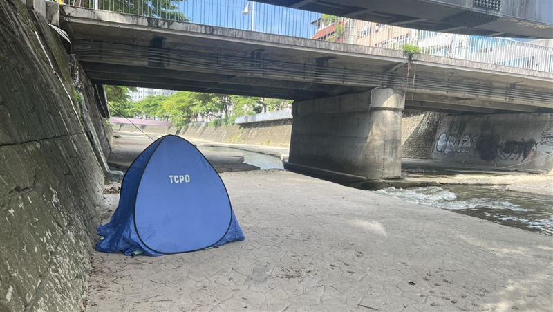 台中麻園頭溪見「臉朝下」浮屍。（圖／翻攝畫面）
