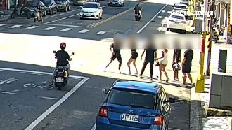 街頭遇到「最熟悉陌生人」　前男友1打4