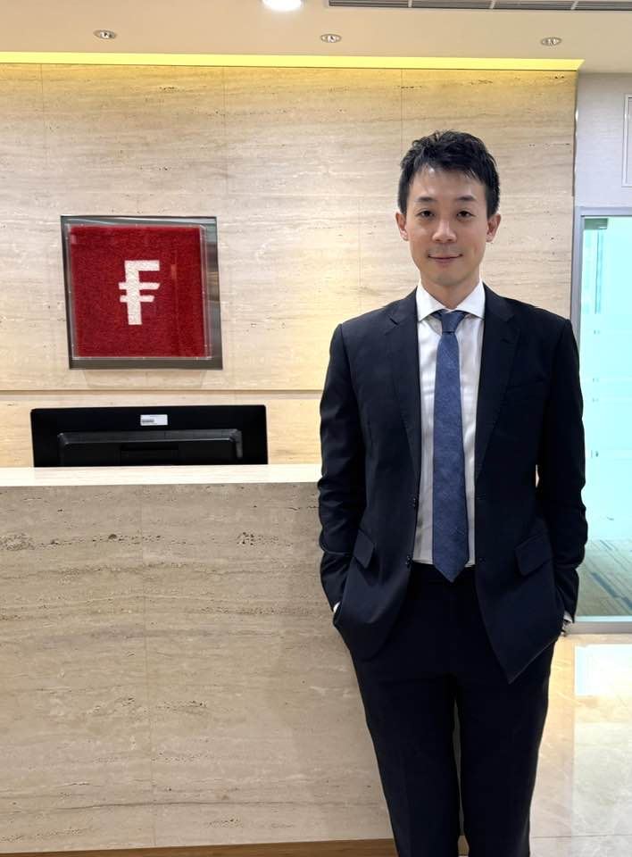 李肇斌說:「與其追短期高息,不如擁抱會長大的息。當企業現金流穩、股息可持續成長,投資人才有資格把時間拉長,讓複利真正發揮力量。」(圖/記者師瑞德攝影)