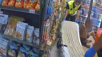 醉男闖超商開冰箱直接喝！店員勸竟遭怒吼