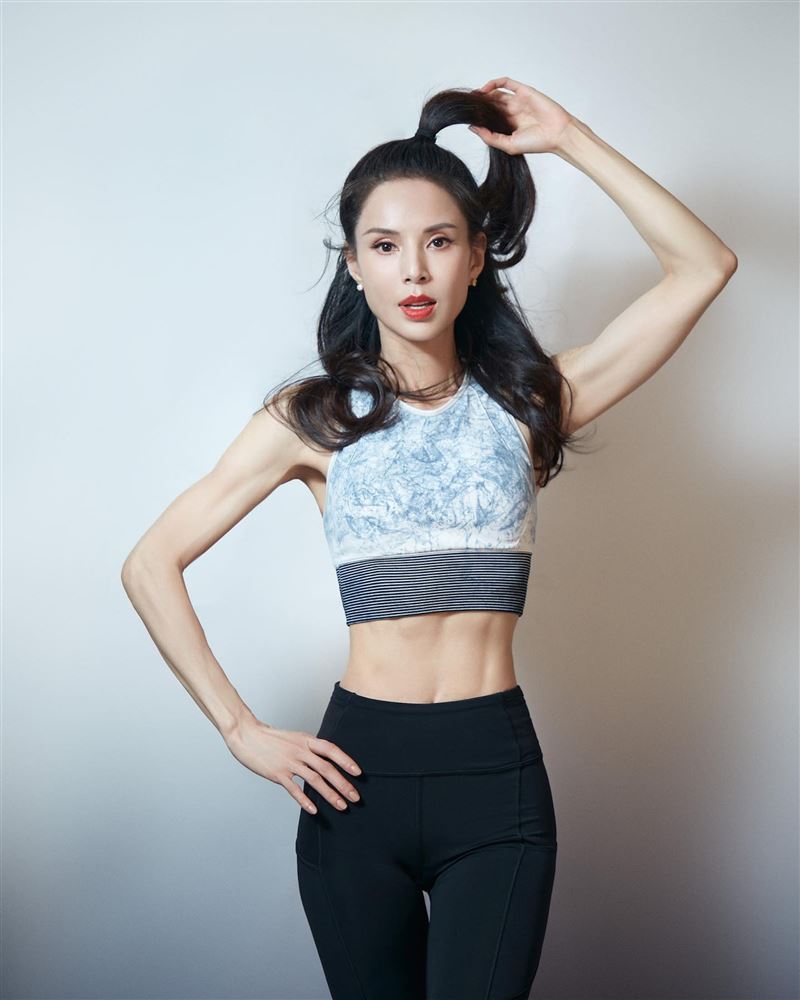 李若彤多年來保持外貌與身材巔峰狀態