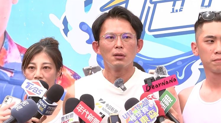 黃國昌出席「JIMMY搖滾水樂園」。（圖／翻攝畫面）