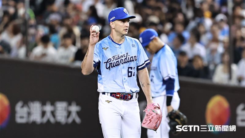 布坎南破百球9局續投　陳金鋒：跟他拚了
