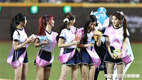 中職36年例行賽，Fubon Angels韓籍成員南珉貞落淚。（圖／記者劉彥池攝影）