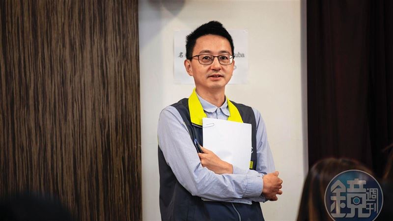 秀羅一鈞簽名謊稱祕書　她回簡訊5萬得手