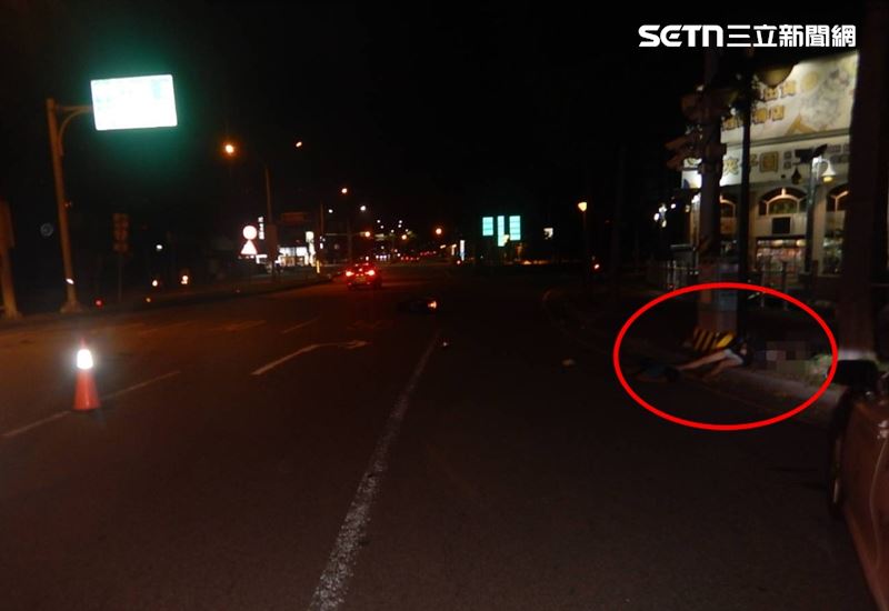 台中女酒駕騎車載人,失控衝撞路樹,釀2死車禍。(圖/翻攝畫面)
