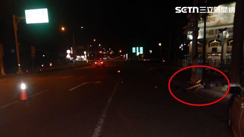 台中女酒駕騎車雙載自撞路樹，釀2死慘劇。（圖／翻攝畫面）