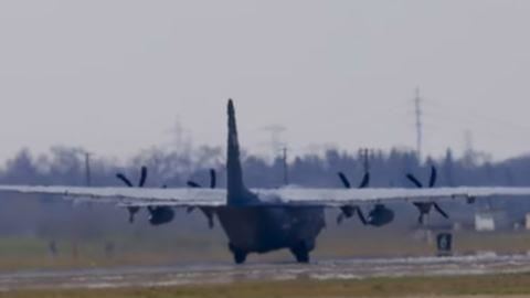 美軍飛入颶風艾琳　颱風眼實況震驚全球