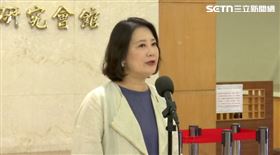 吳思瑤接受媒體聯訪，喊話特別條例修正案能逕付二讀，搭配朝野協商。（圖／翻攝畫面）