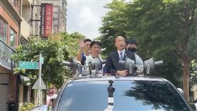 韓國瑜陪同林思銘赴竹北車掃。（圖／翻攝自林思銘臉書直播）