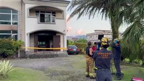 宜蘭員山醫院呂姓院長的王姓妻子（63歲）13日開車墜谷大難不死，16日卻在自家農舍的沙發上活活燒死，呂姓醫師企圖救人也遭嗆傷送醫，因王女沒有逃生跡象，讓全案疑點重重，檢警預計20日進行遺體解剖，釐清死者體內有無藥物反應。