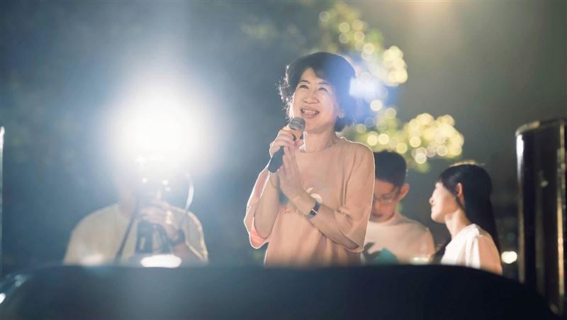 陳佩琪喊帶柯照天安門抗議　學者：荒謬劇