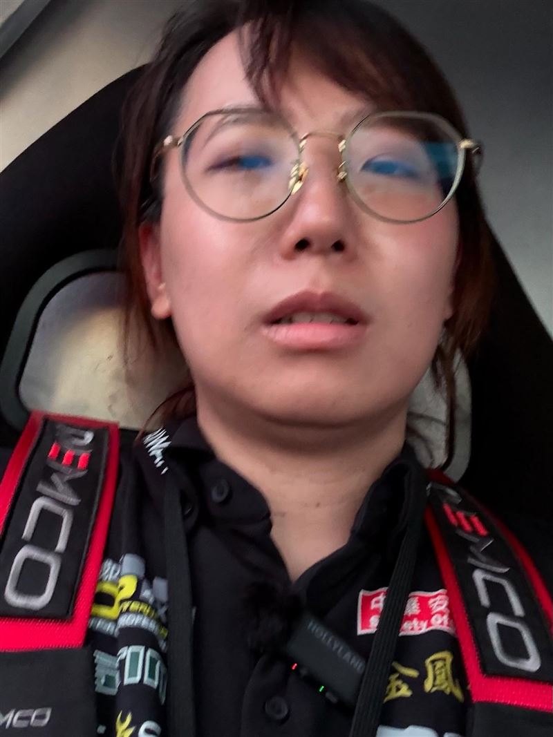 孫女在參賽過程中懷疑人生。（圖／翻攝自普通女子孫女臉書）