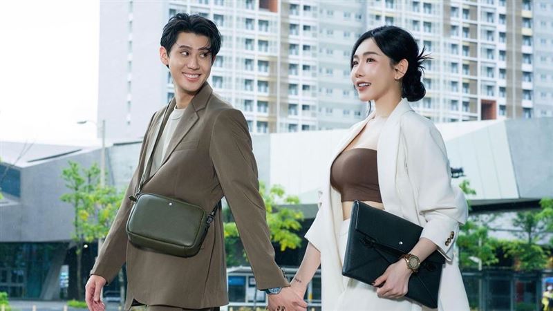 許允樂公開牽手現身!告白李玉璽91字放閃