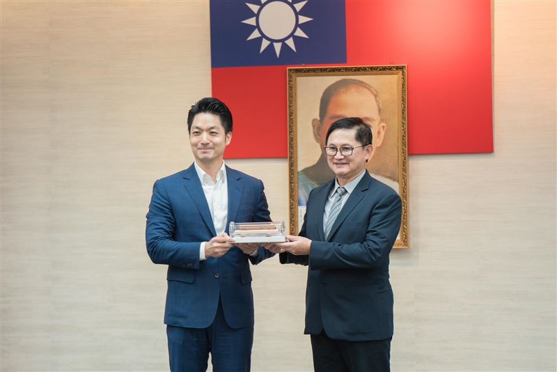 蔣萬安今（18）天晚間透過社群平台建議，總統賴清德應該找和碩聯合科技董事長童子賢組閣。（圖／翻攝自蔣萬安臉書）