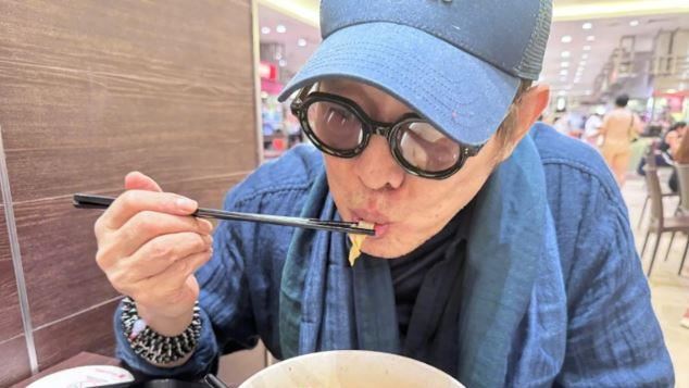 李連杰出院了！嗑刀削麵喊：讓大家擔心了