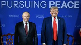 川普不要惹毛普丁！？從寡頭協議到鐵腕清算，新沙皇普丁真面目曝光。（圖／翻攝自IG @russian_kremlin）