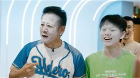 徐乃麟拚老命接下全外景節目《全村的希望》，首季13集播畢電視台就確定黯然叫停。（圖／翻攝自《全村的希望》臉書）