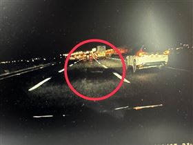 國3彰化段如補丁坑洞害20車輪破 等無賠償（圖／翻攝畫面）