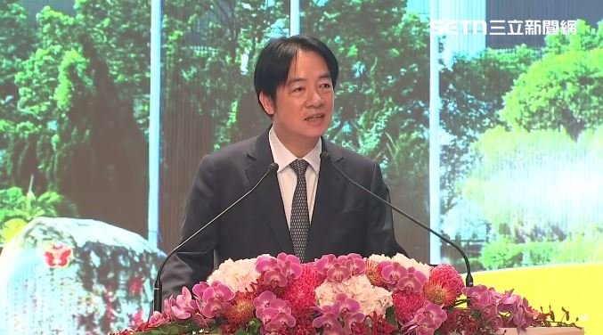 賴清德主持「國防醫學大學揭牌典禮」。（圖／翻攝畫面）