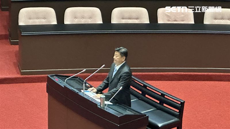 傅崐萁質詢時對主計長說「本席沒請你們上來就不要上來」。（圖／記者詹宜庭攝影）