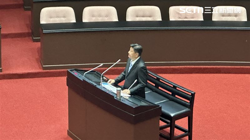 傅崐萁質詢竟兇主計長：沒請你上來別上來