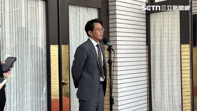 新北市長民調李四川最強！黃國昌：會參考