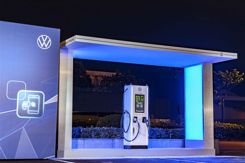 福斯全台已建置多座360kW DC極速充電站，支援CCS1與CCS2規格。（Volkswagen提供）