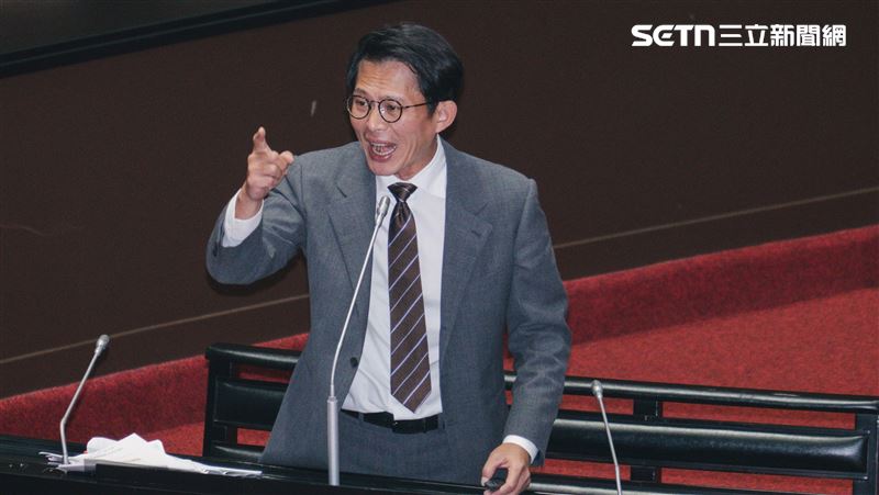 立法院民眾黨團最新法律提案，擬刪除「勾串共犯或證人」為羈押事由。（圖／記者楊士誼攝）