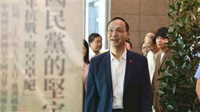 卓冠廷說，國民黨主席朱立倫成了全國最大Cheater，甚至是Cheater校長，別再裝死了，趕快出來道歉。（圖／翻攝自朱立倫臉書）