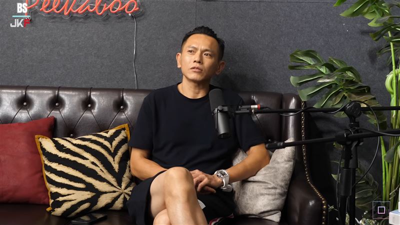AJ哥情緒湧上心頭，話都無法好好講。（圖／翻攝自戲引子YouTube）