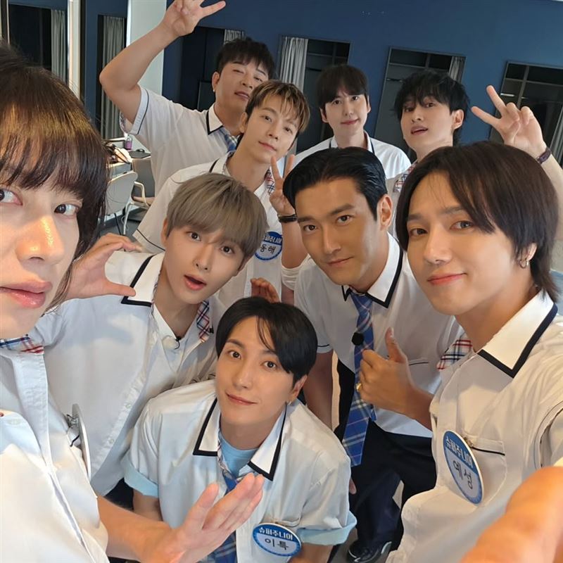 Super Junior迎來出道20周年完整體回歸。（圖／翻攝自IG @heenim）