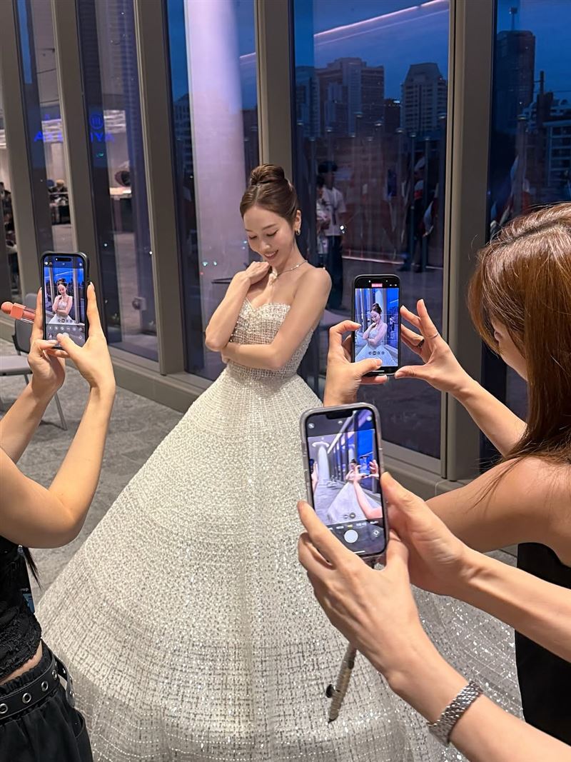 Jessica身上的婚紗出自台灣品牌之手。（圖／翻攝自IG @jessica.syj）