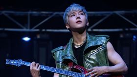 畢書盡星馬開唱，大方秀出好身材。（圖／索尼音樂提供）