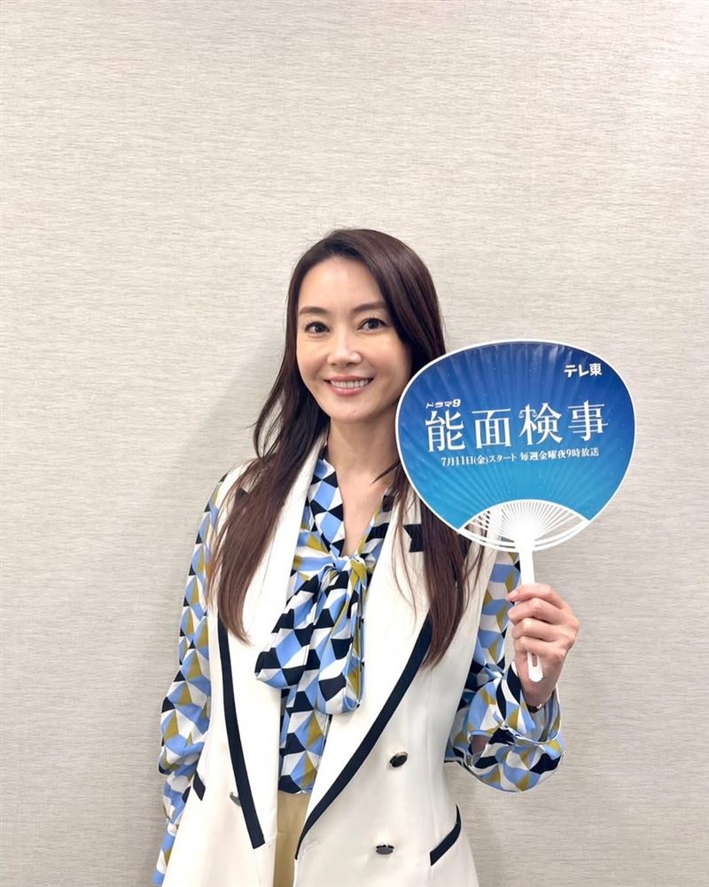 觀月亞里莎是90年代日本演藝圈的代表人物，至今仍相當活躍（圖／翻攝自IG @alisa_mizuki）