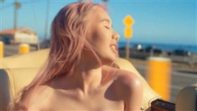 Lil Tay狠嗆超過25歲仍在從事朝九晚五傳統工作的女性是「魯蛇」，引發網路譁然。（翻攝自liltay IG）