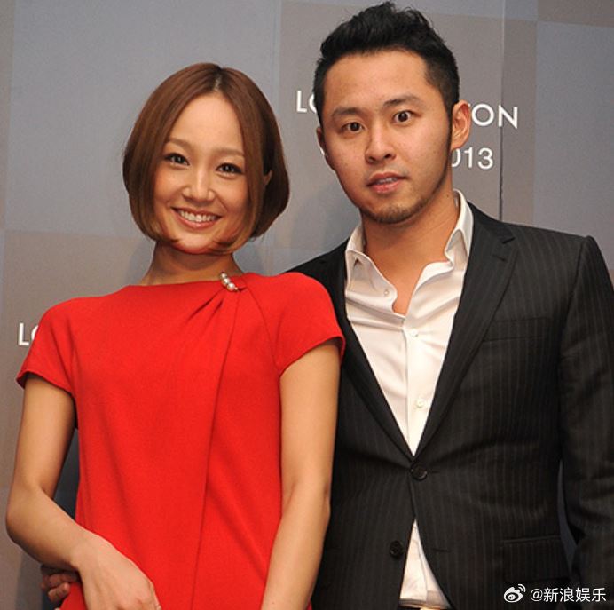 北島康介2013年與girl next door樂團主唱千紗結婚，次年5月長子誕生。（圖／翻攝自微博）