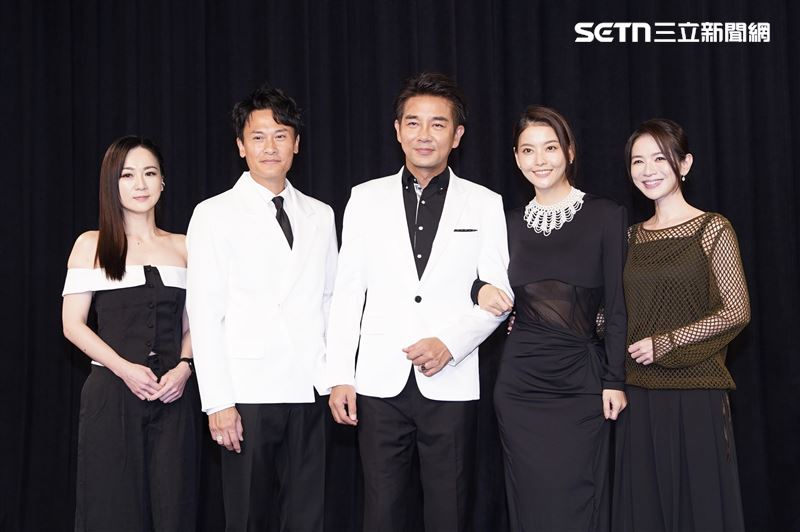 游詩璟（左起）、王振復、謝承均、王樂妍、星卉在《百味人生》中愛恨糾纏。（圖／記者趙于瑩攝影）