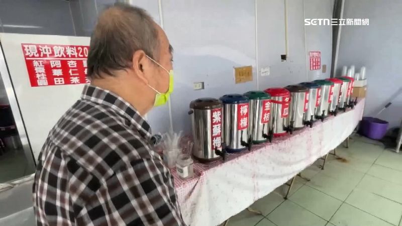 屏東萬巒家這飲料店老闆參考自助餐模式，曾經一天可以賣出800杯