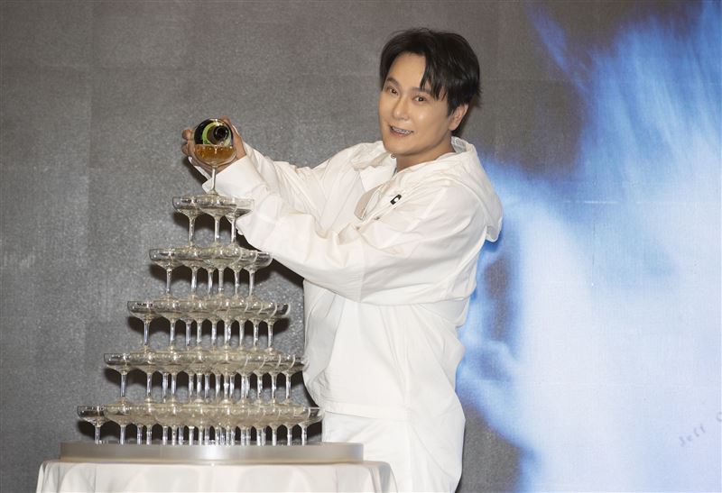 張信哲推出新專輯。（圖／潮水音樂提供）