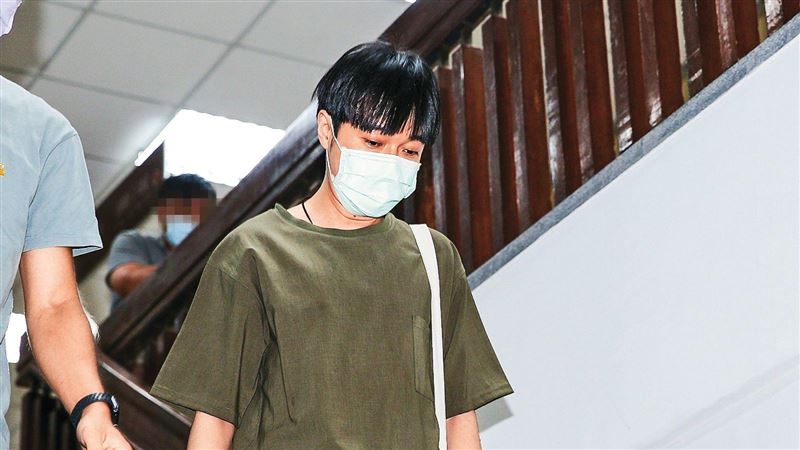 高壓15年！青峰受創一夜失聲萌退意
