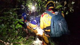 屏東葉姓老翁外出失聯，19日在山區被尋獲時已身亡。（圖／翻攝畫面）