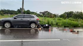 屏東,屏東縣,新園鄉,轎車,停車,自摔,雨天,死亡,車禍,騎士,大客車圖片描述。（圖／翻攝畫面）