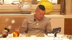 中共不讓館長看閱兵，抖音帳號也不能開。（圖／翻攝自館長惡名昭彰YouTube）