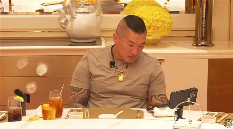 館長舔共卻無法開抖音？粉專：他被洗乾了